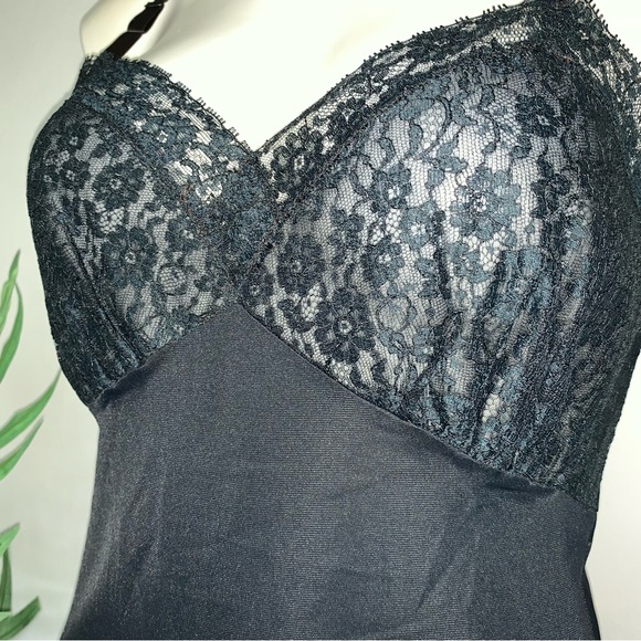 v i n t a g e :: Van Raalte 60s Floral Lace Nylon Slip Dress Mesh - Picture 5 of 15